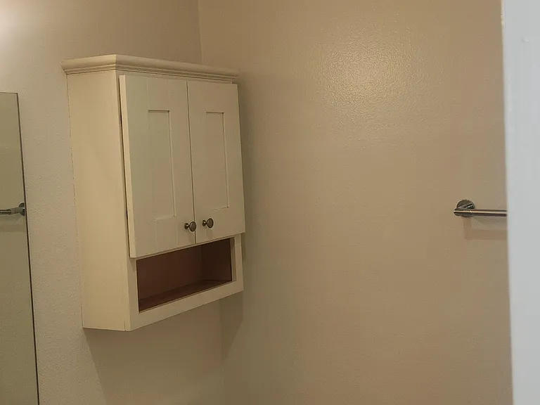 Sherman Pines Apartments — Photo 34