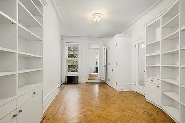 Rented by Warburg