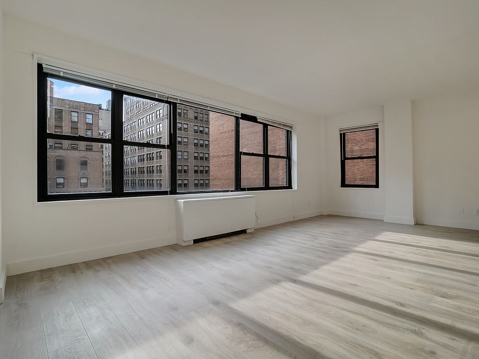 1st image of 120 E 34th St APT 15A