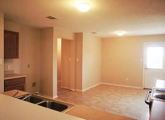 Kitchen and Breakfast area