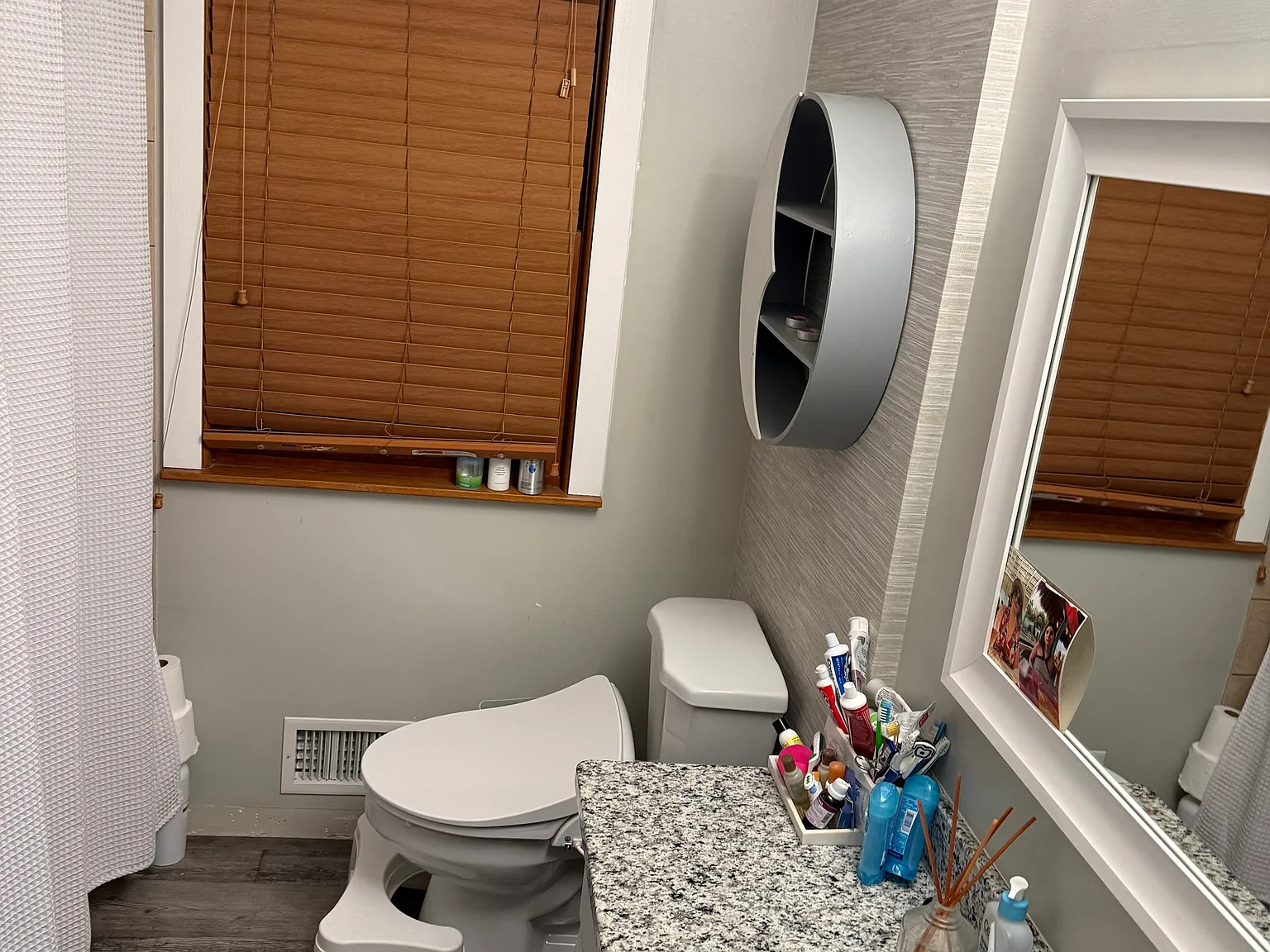 3 bed, 1300 sqft, $2,900 — Photo 3