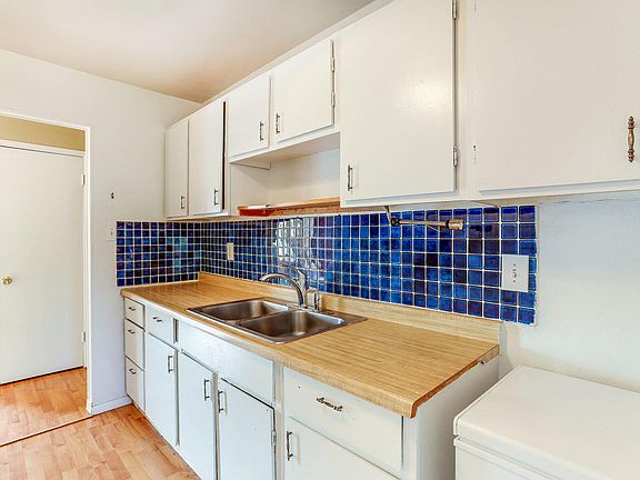 3rd image of 10419 Love Ave NE