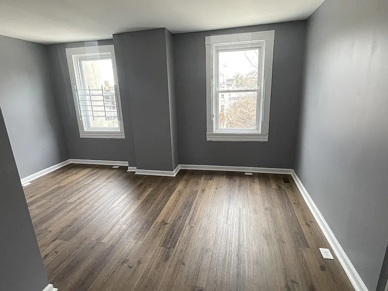 1520 N Caroline St — Photo 2