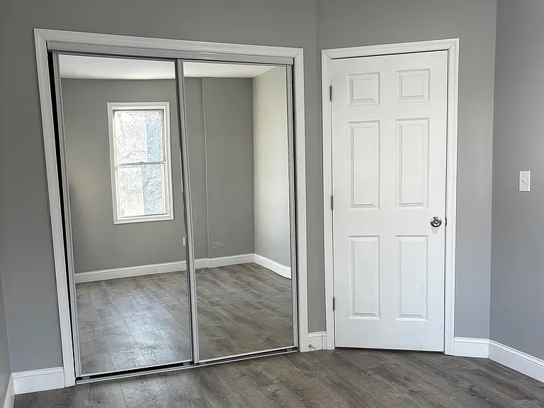 11890 Bustleton Ave — Photo 5