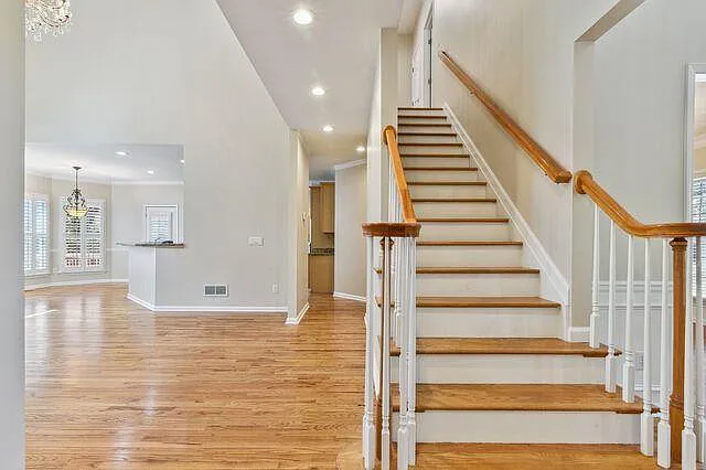 330 Winherst Ln — Photo 12