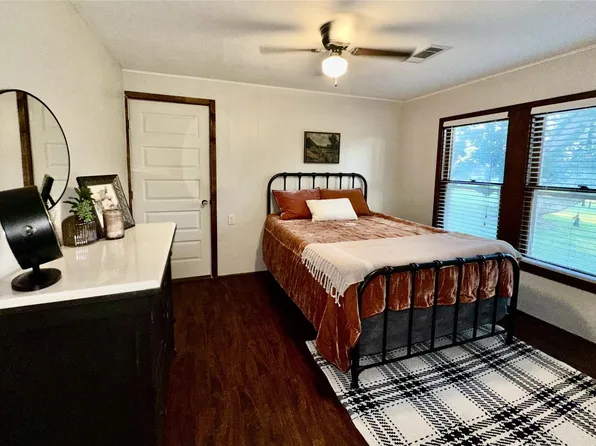 4022 Crosby Cedar Bayou Rd, Baytown, TX 77521