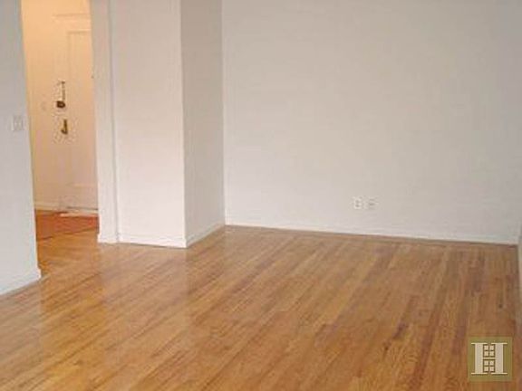 4th image of 310 E 12th St APT 4A