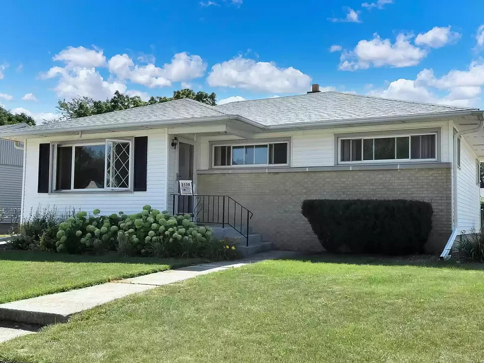2509 Delaware Ave