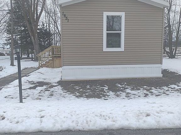2nd image of 1651 Meadow Ln #14