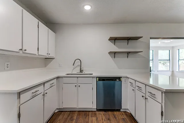 8214 Banbury Dr — Photo 13