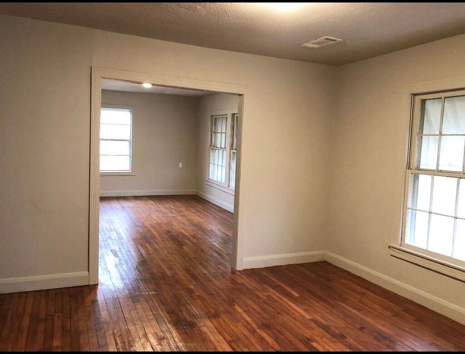 2nd image of 3110 Elm Ave