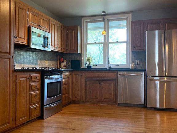 3rd image of 414 Ashland Ave APT 3