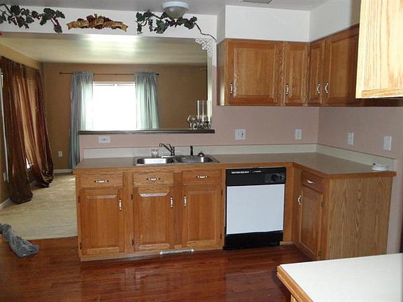 5th image of 204 Westmoreland Ct