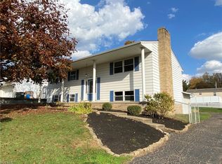 708 Meadowridge Ave NW, Canton, OH 44708