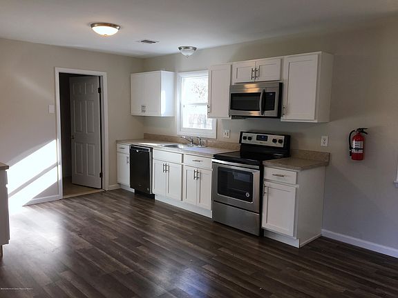 2nd image of 1332 Wellington Ave