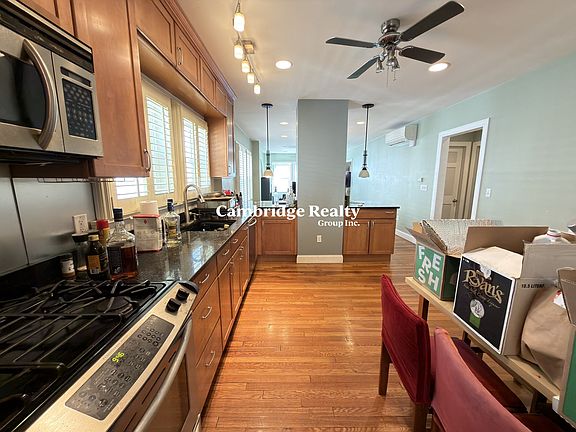 3rd image of 20 Magnolia Ave #J