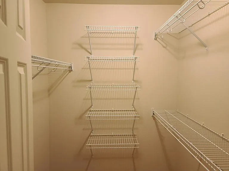 1352 Lookout Springs Dr — Photo 30
