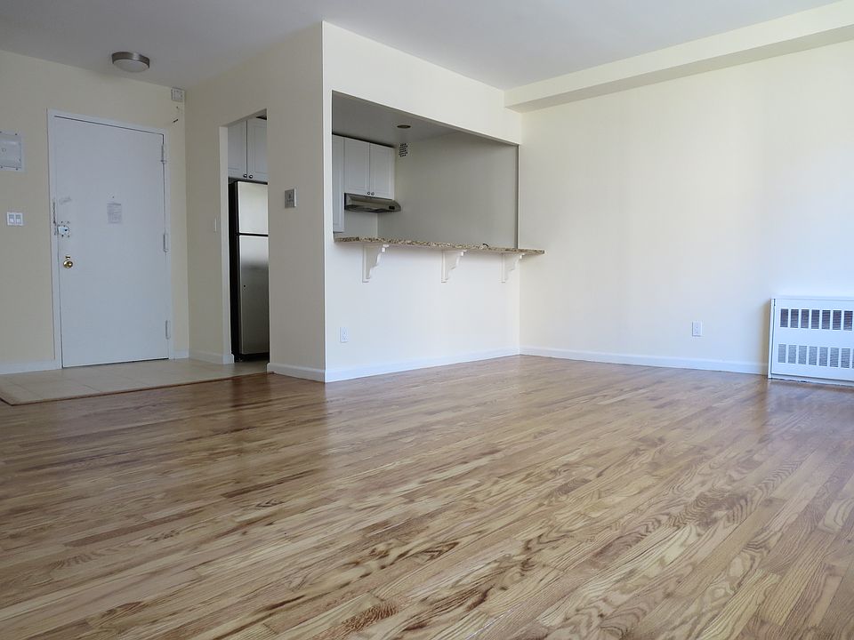2nd image of 304 Mulberry St APT 4H