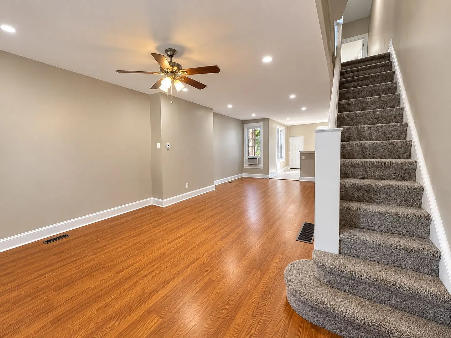 6563 N Lambert St — Photo 3