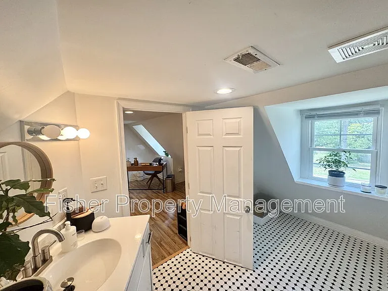 2205 Fenton St — Photo 26