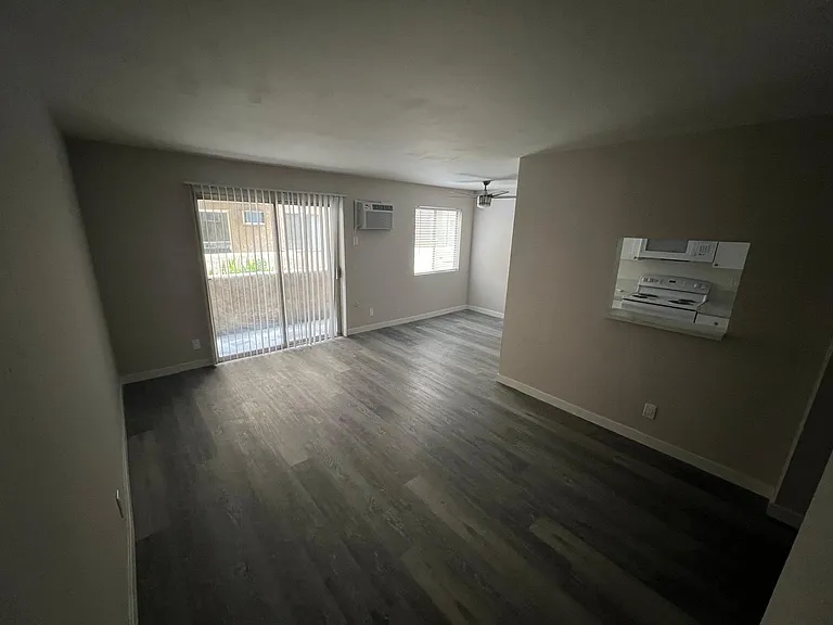 401 S. Hobart Ave — Photo 11