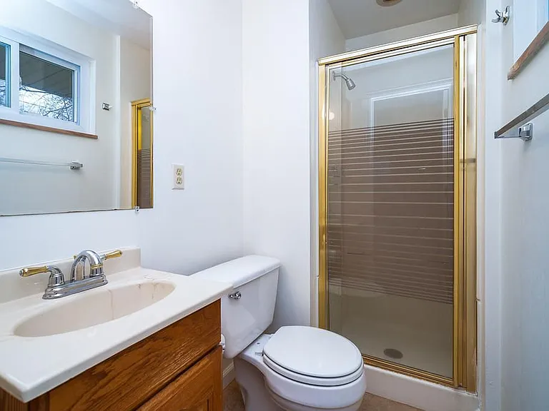 1121 Peidmont Dr — Photo 7
