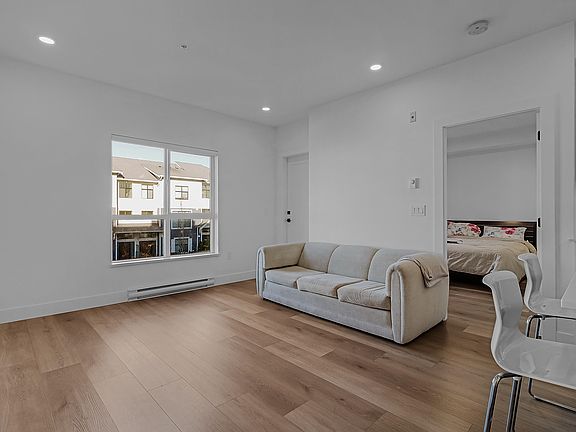 4th image of 20282 72b Ave #207