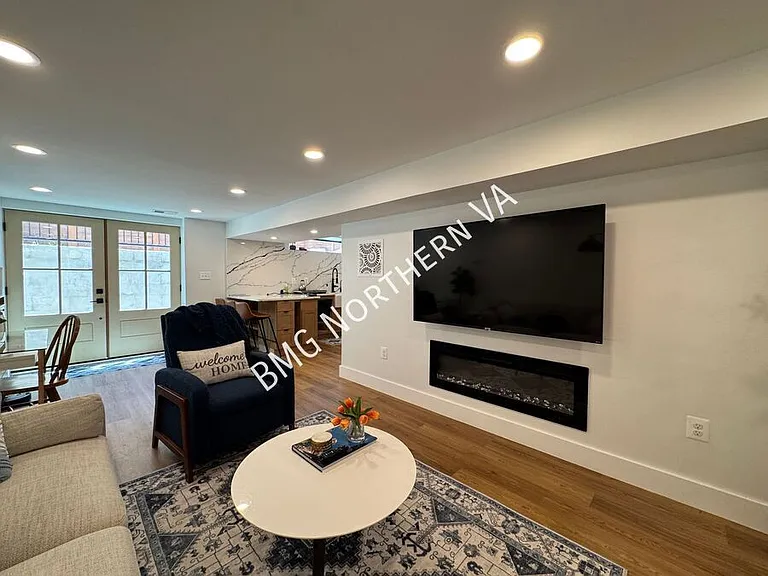 1909 Rollins Dr — Photo 63
