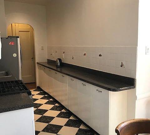 3rd image of 2922 Barnes Ave