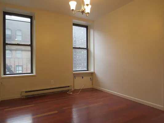 Rented by Robyn Lee, LREB | media 15