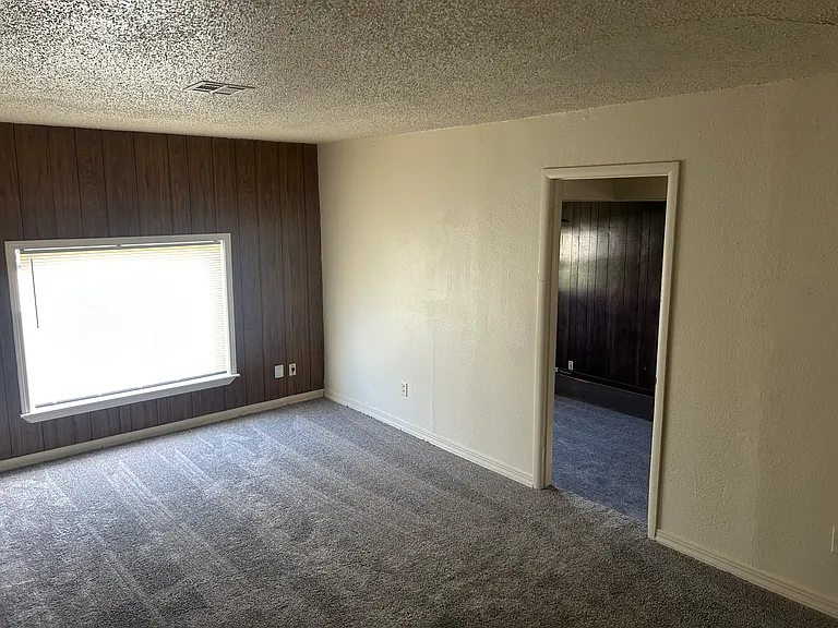 1417 NE 43rd St — Photo 11