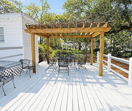 4th image of 251 Wacker Ln N