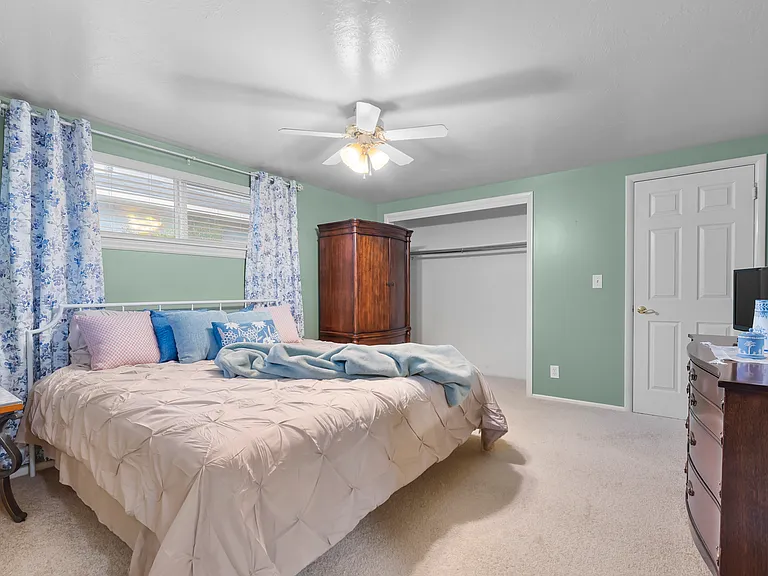 2405 E Sundown Ave — Photo 15
