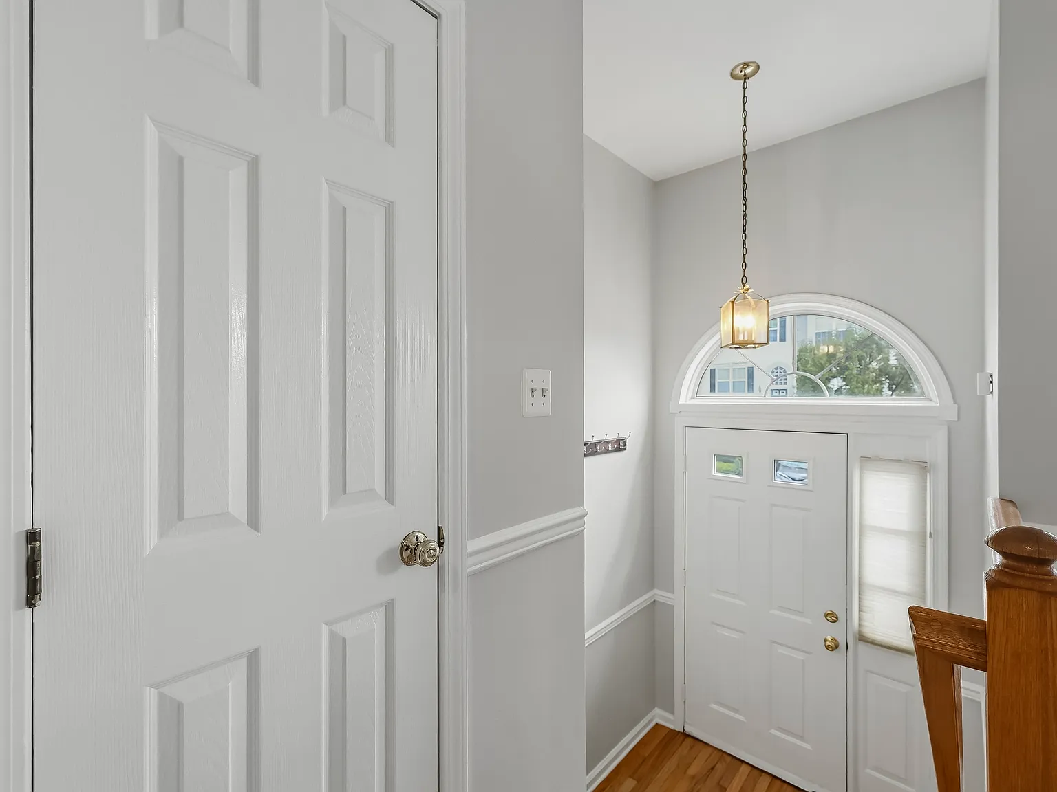 567 Coventry Dr — Photo 3