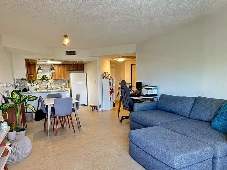 8290 Lake Dr #325 — Photo 3