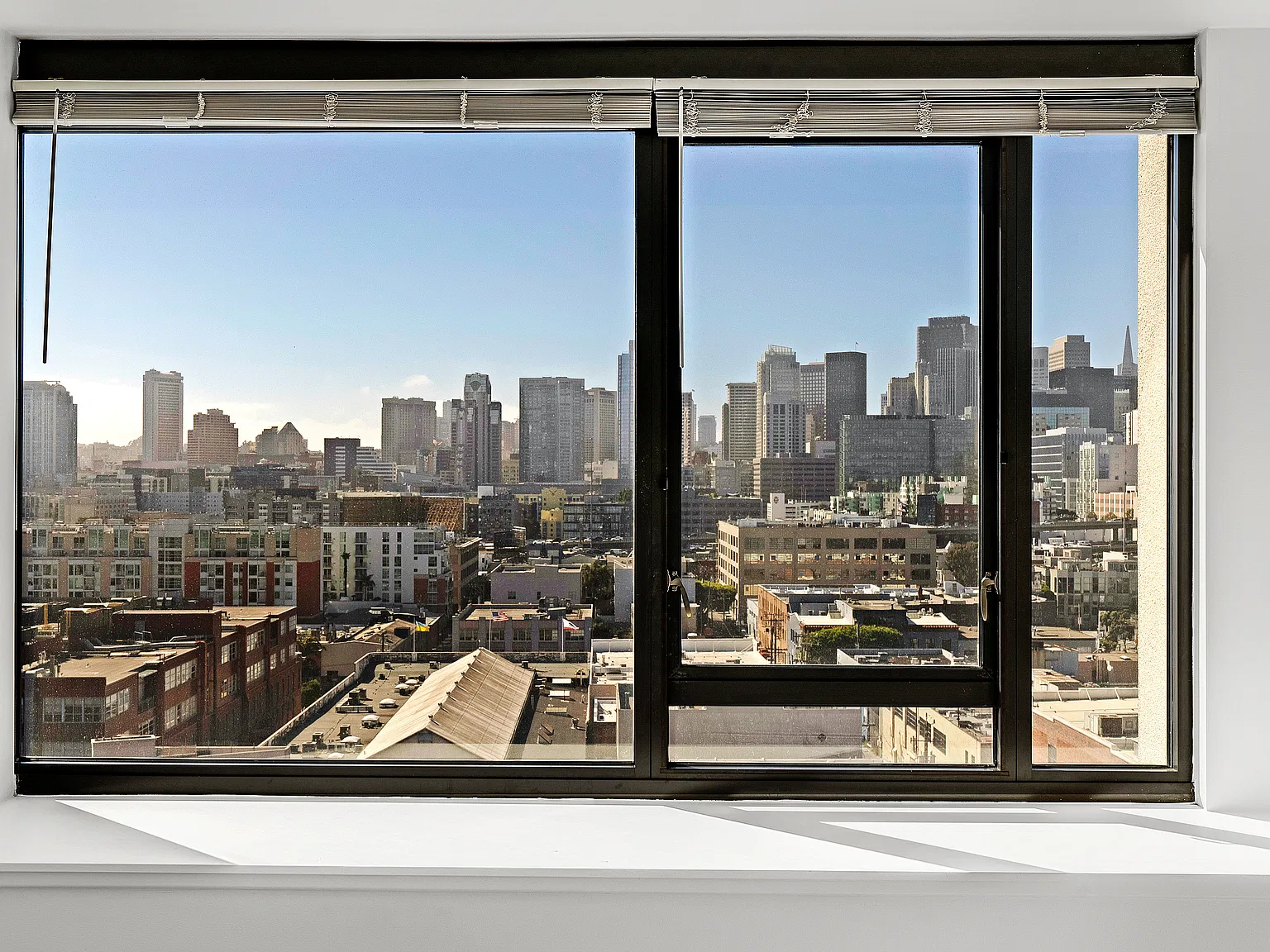 1 bed, 822 sqft, $5,200 — Photo 2