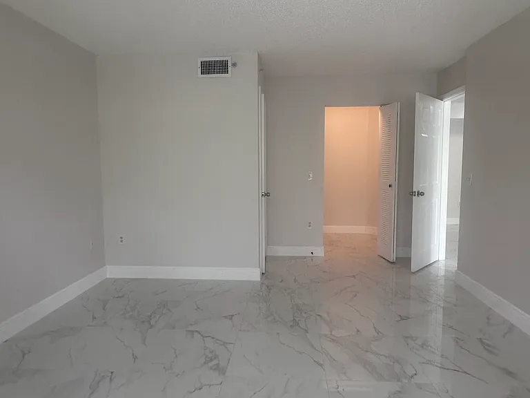 5011 Wiles Rd #207 — Photo 8