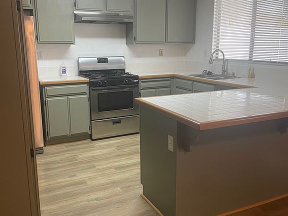 4th image of 29709 Park City Ave