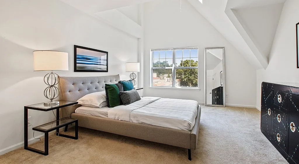 1 bed, 1.0 bath, 850 sqft, $4,540 — Photo 3
