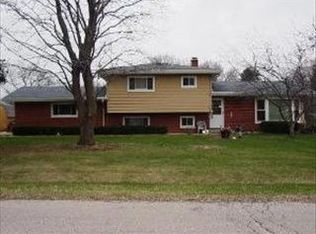 37W115 Almora Ter, Elgin, IL 60124