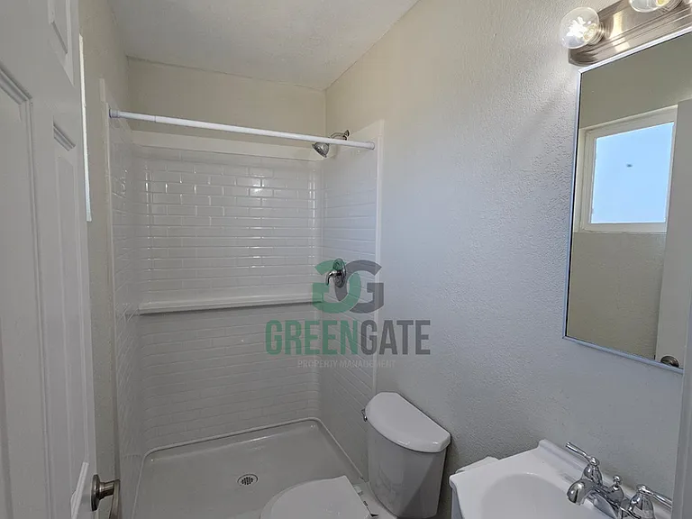 901 Valente Way — Photo 18