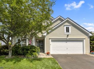 46 Kensington Cir, Belvidere, NJ 07823