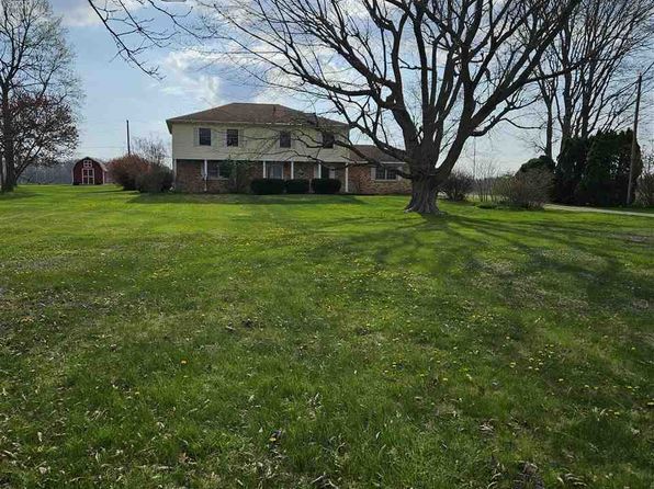 901 N Morton Ave, Centerville, IN 47330