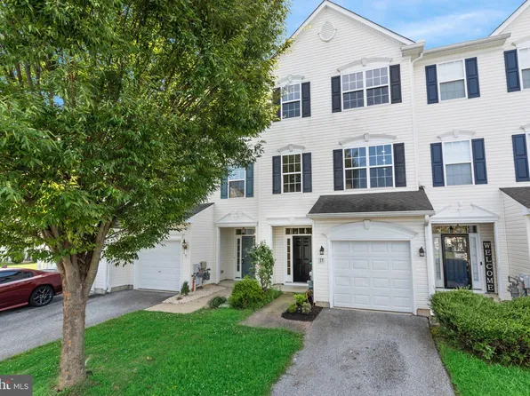 17 Montclair Dr, Smyrna, DE 19977