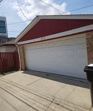 3rd image of 5253 N California Ave