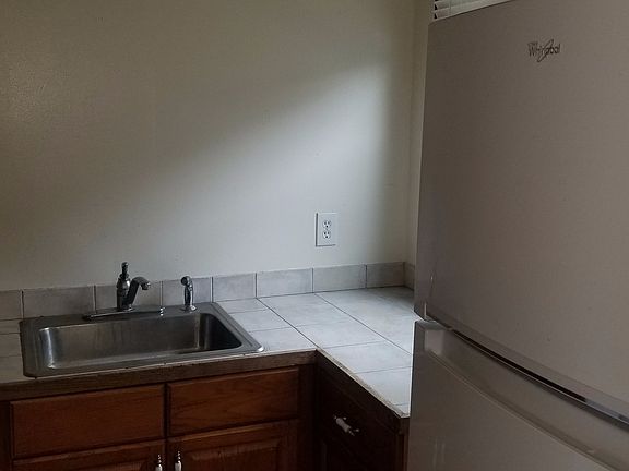 4th image of 2430.5 E St #0