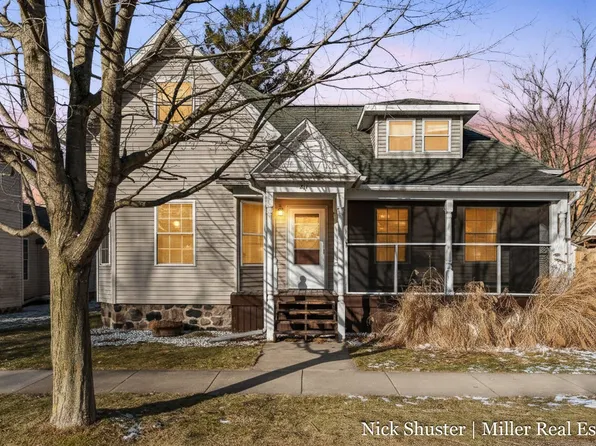 211 N Queen St, Nashville, MI 49073