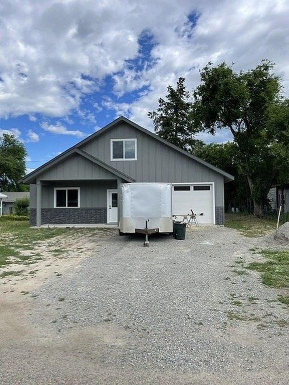 908 4th St - Property Image
