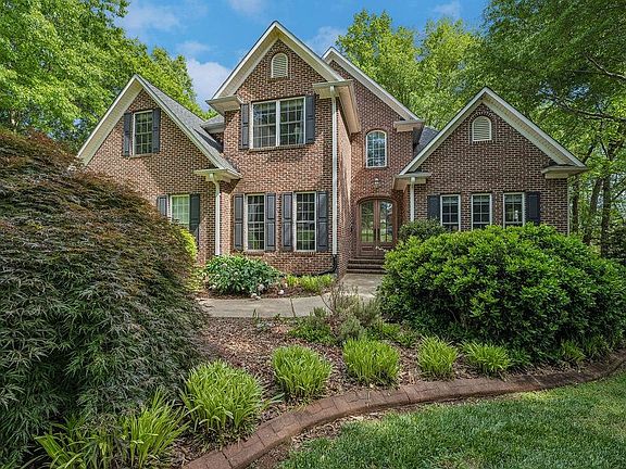2nd image of 422 Meathward Cir