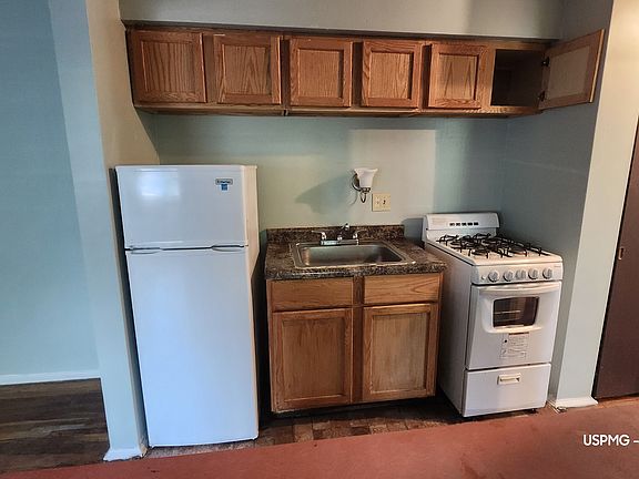 3rd image of 1725 Hastings Ave #11402189